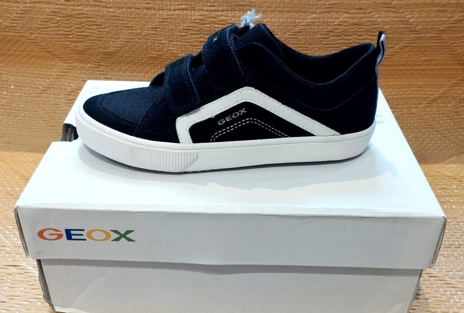 Geox basket noir et blanc garçon neuf, Ophalen, Jongetje