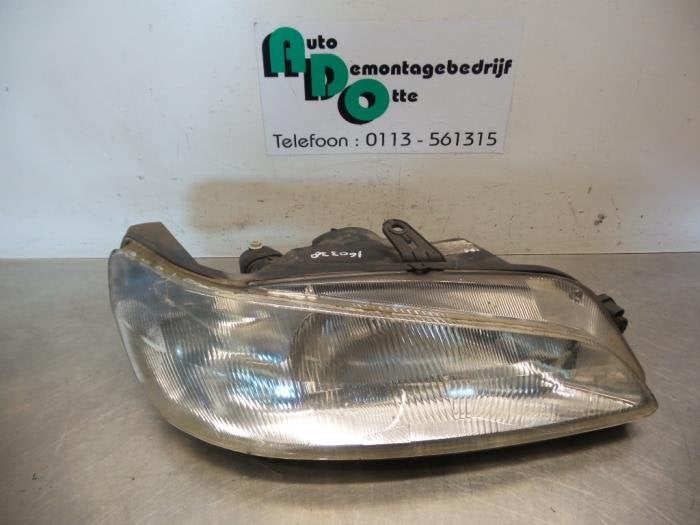 Koplamp rechts van een Peugeot 306 (306 97-), Auto-onderdelen, Gebruikt, -, -, Ophalen of Verzenden