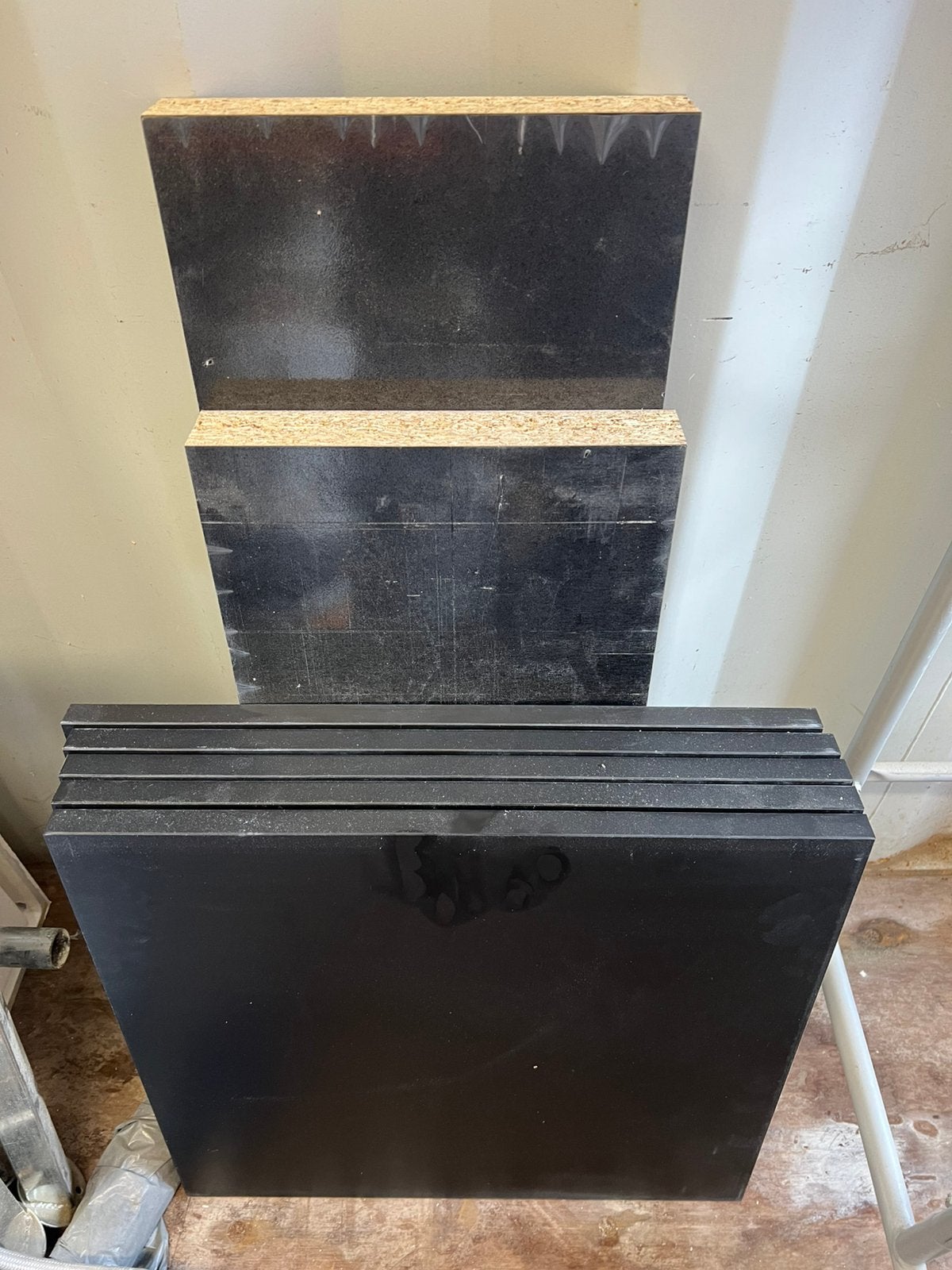 Nieuwe legplanken zwarte melamine en kleine werkbladen, Ophalen, Zo goed als nieuw