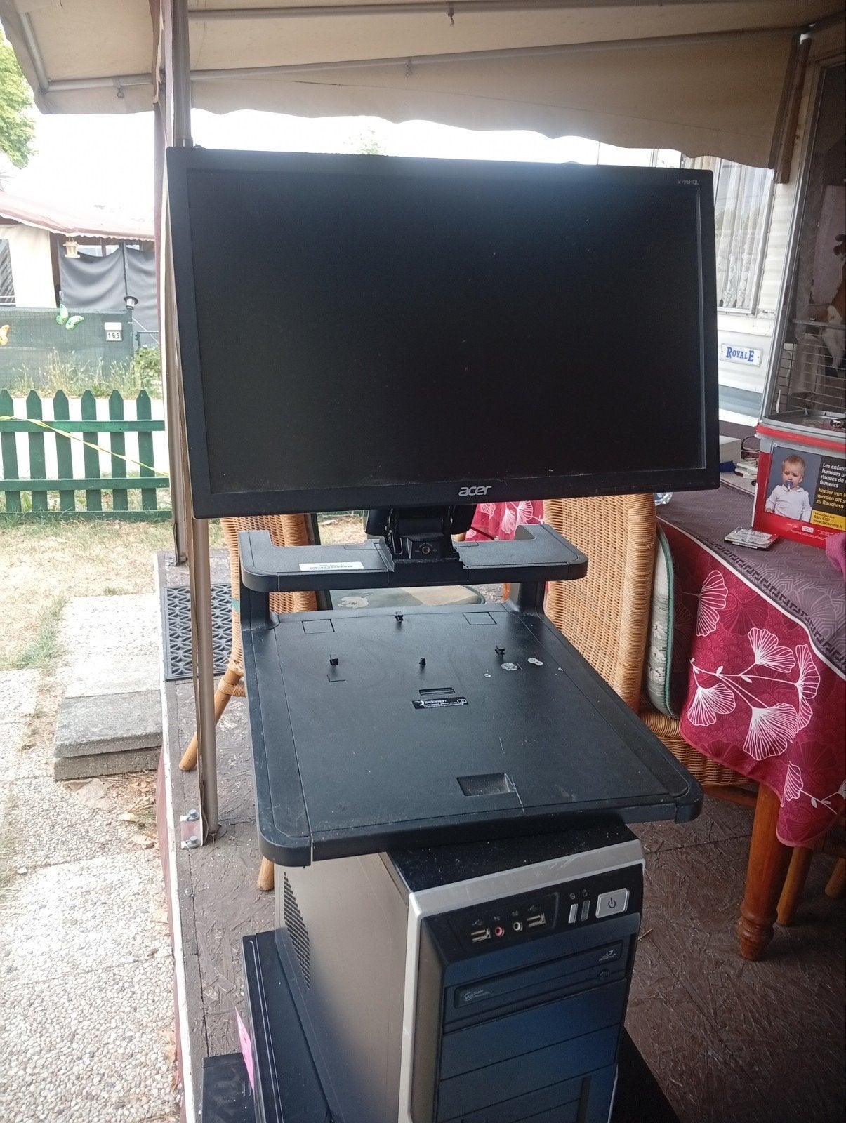 PC-monitor met 360 graden gearticuleerd steunvlak, Audio, Tv en Foto, Professionele apparaten, Ophalen of Verzenden