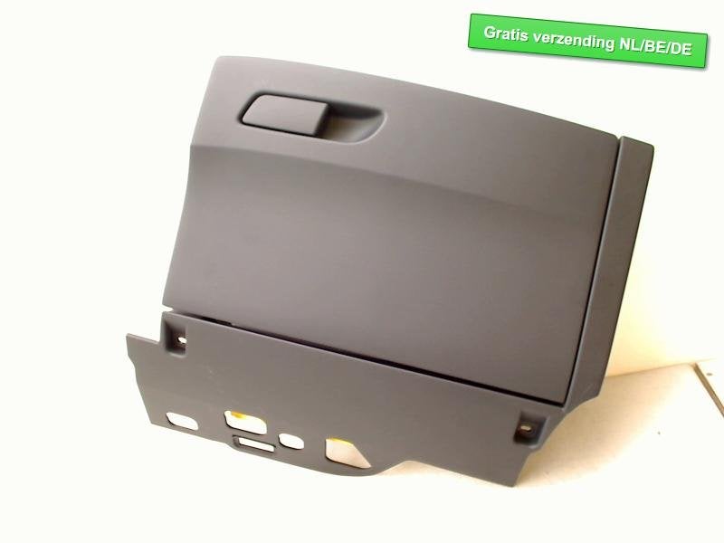 COMPARTIMENT A GANTS Audi A4 (B9) (8w1857035), Autos : Pièces & Accessoires, Auto-Union-Straße  1,
85057  Ingolstadt, DE, Info@audi.de