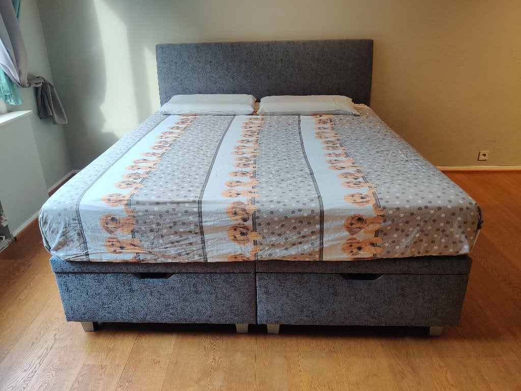 Lit-coffre Velda gris (180x200) + matelas - état impeccable, Gris, Comme neuf, Enlèvement, 180 cm