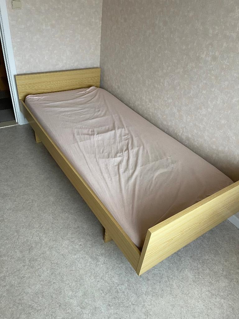 Eenpersoons slaapkamer bestaande uit bed en kast, Ophalen, Gebruikt, Eenpersoons, Hedendaags