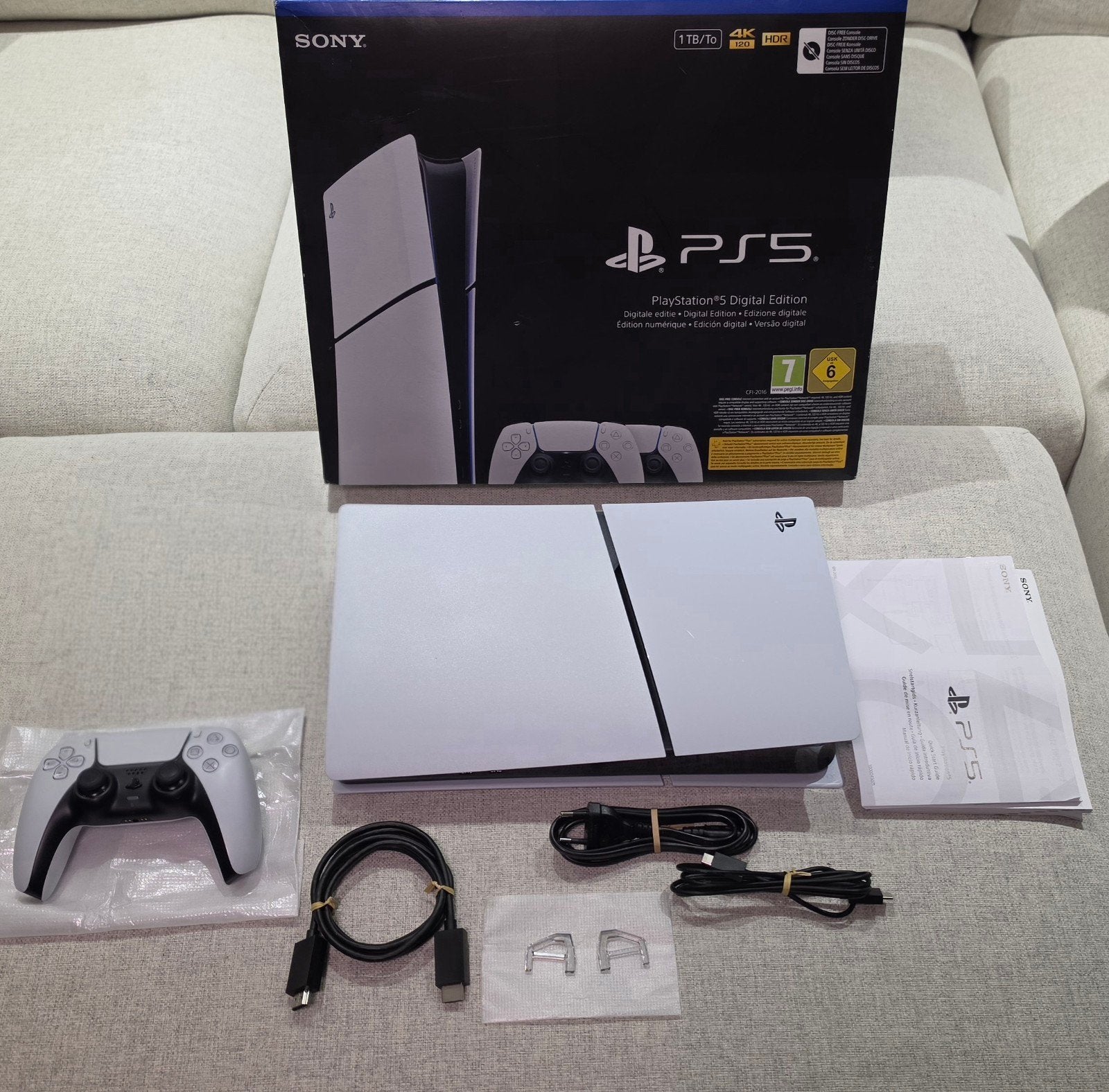 PS5 Digital Slim 1 To - Garantie jusqu'au 11/2027, Enlèvement, Comme neuf, Playstation 5 Digital