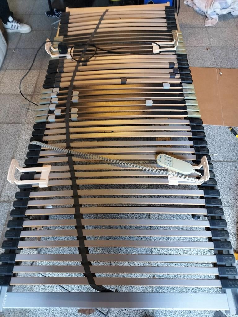 Elektrisch ziekenbed, Ophalen