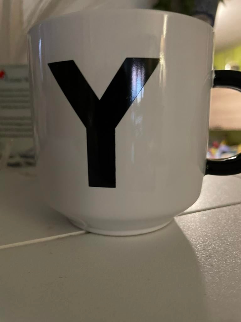 Mok letter Y, Ophalen, Nieuw