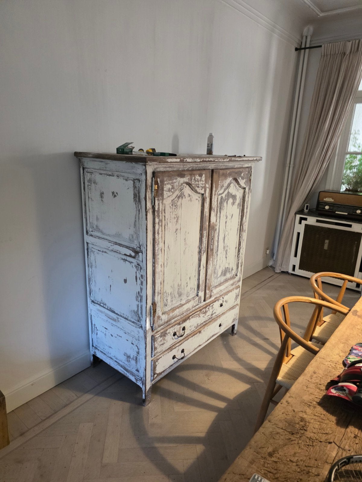 Tv kast, Ophalen