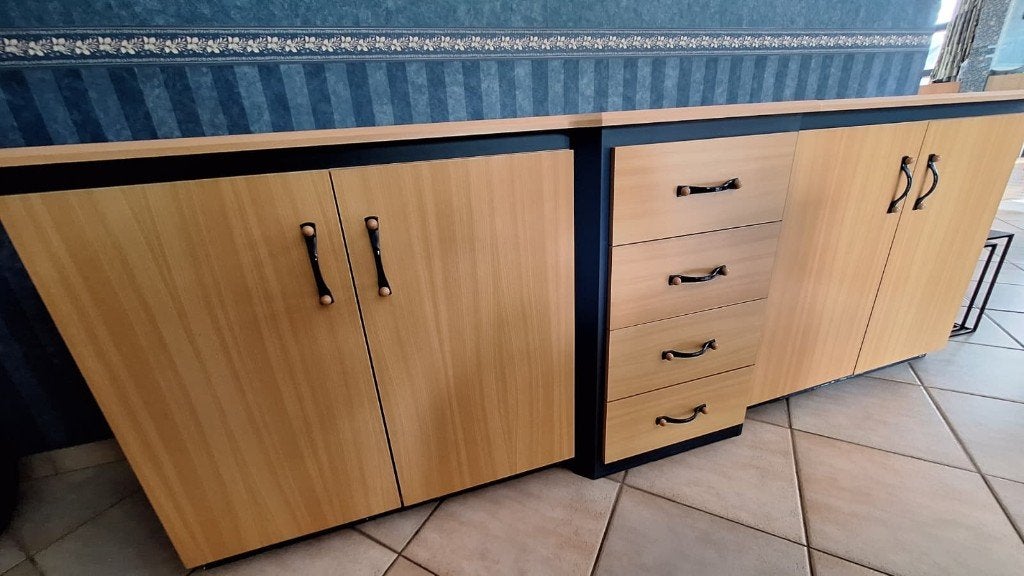 Vitrinekast en dressoir, Ophalen, Gebruikt, Met deur(en), Glas