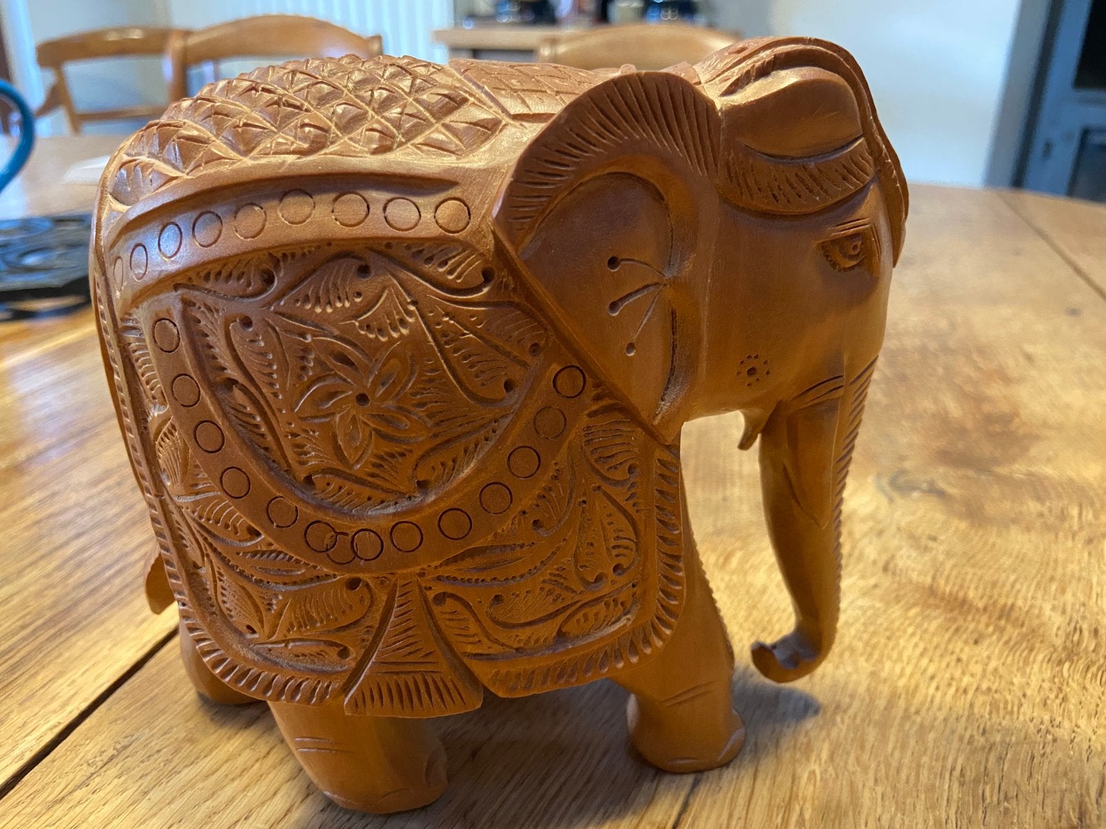 Teakhouten olifant beeldje (Indisch), Verzamelen, Ophalen of Verzenden, Zo goed als nieuw, Dier
