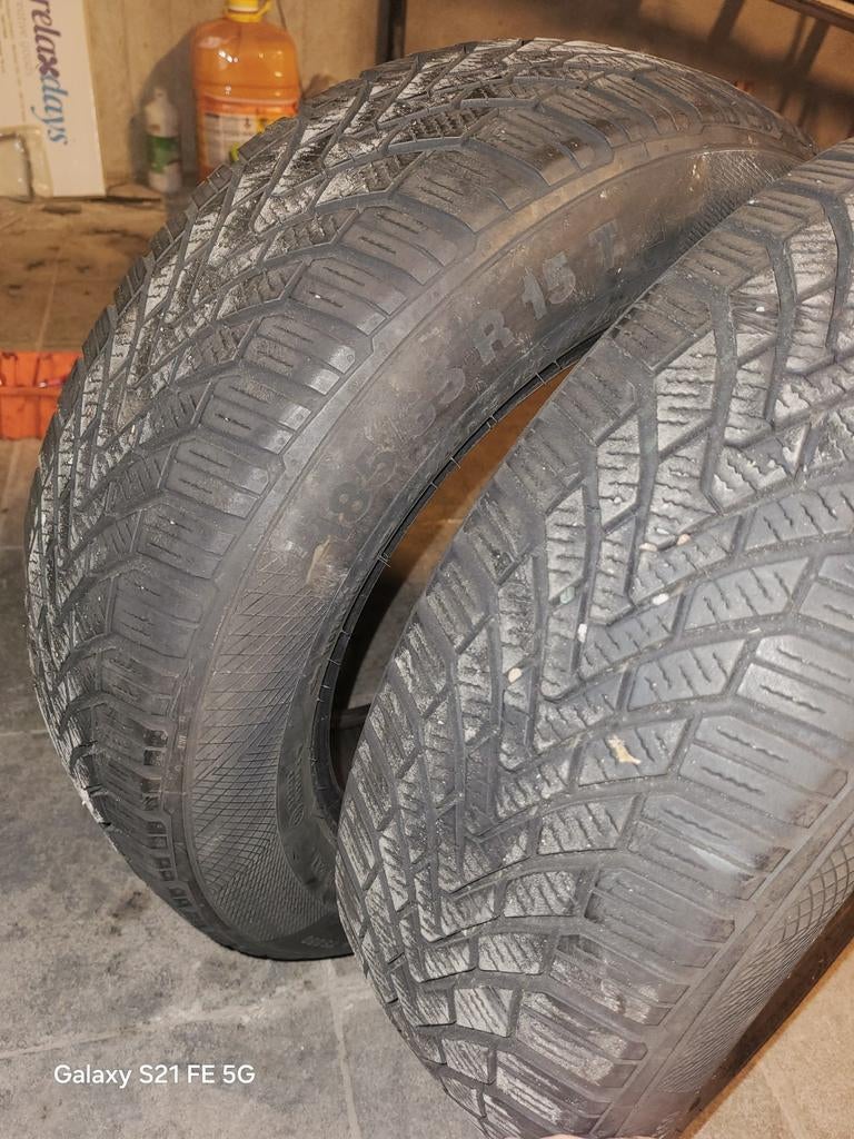 Pneus continental 185/65/R15, Ophalen of Verzenden, Winterbanden, Band(en)