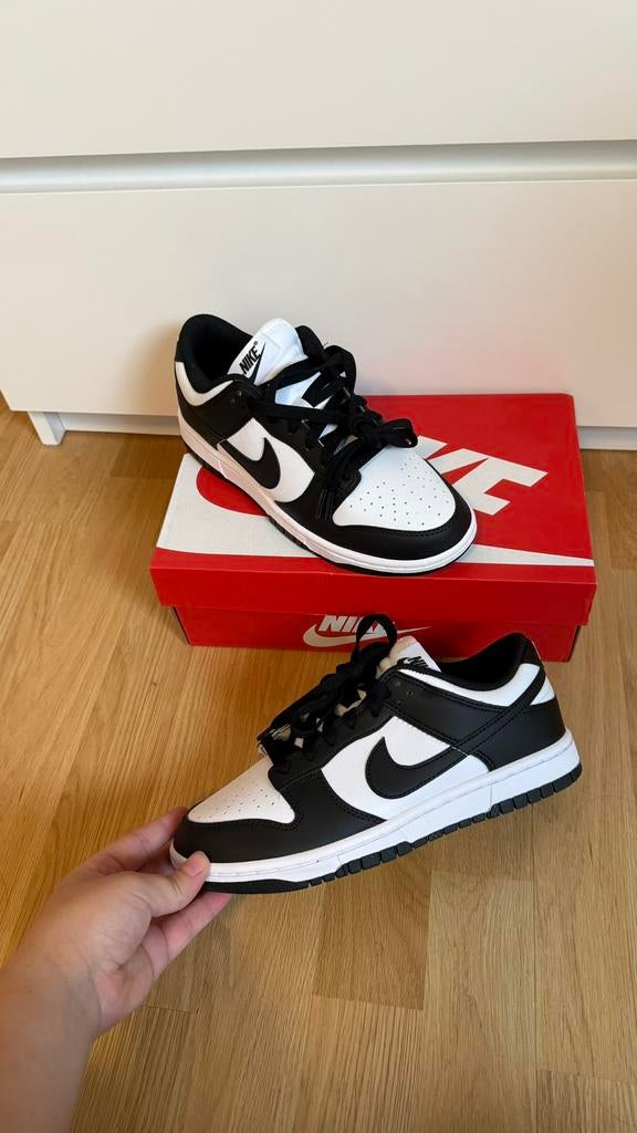 Nike panda dunks, Neuf, Enlèvement, Baskets, Noir