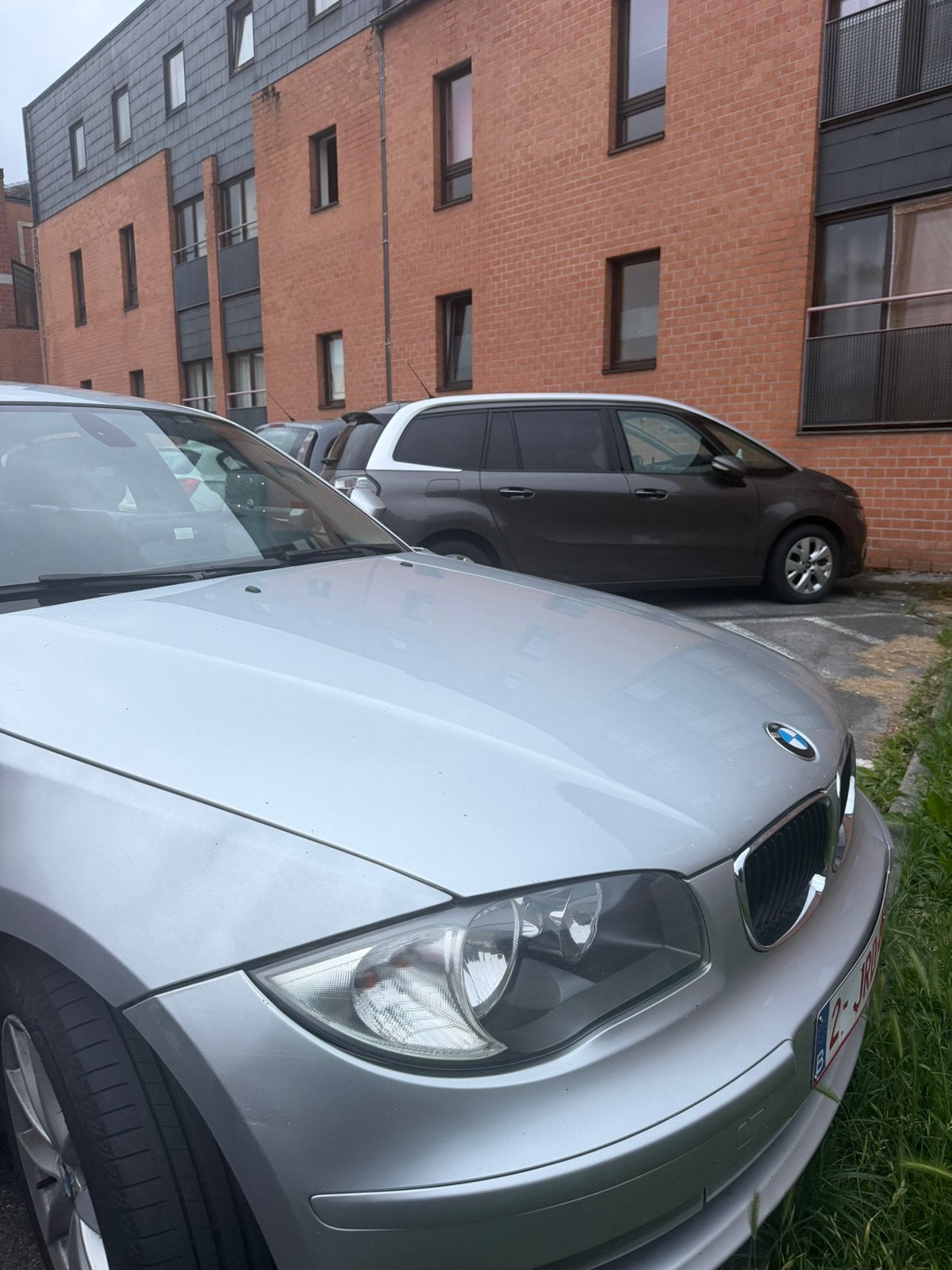 BMW 1 Serie 116d — 2.0 Diesel — 116 pk — 2010 — 5 deuren, Auto's, 118 g/km, 1995 cc, Zwart, Emergency brake assist