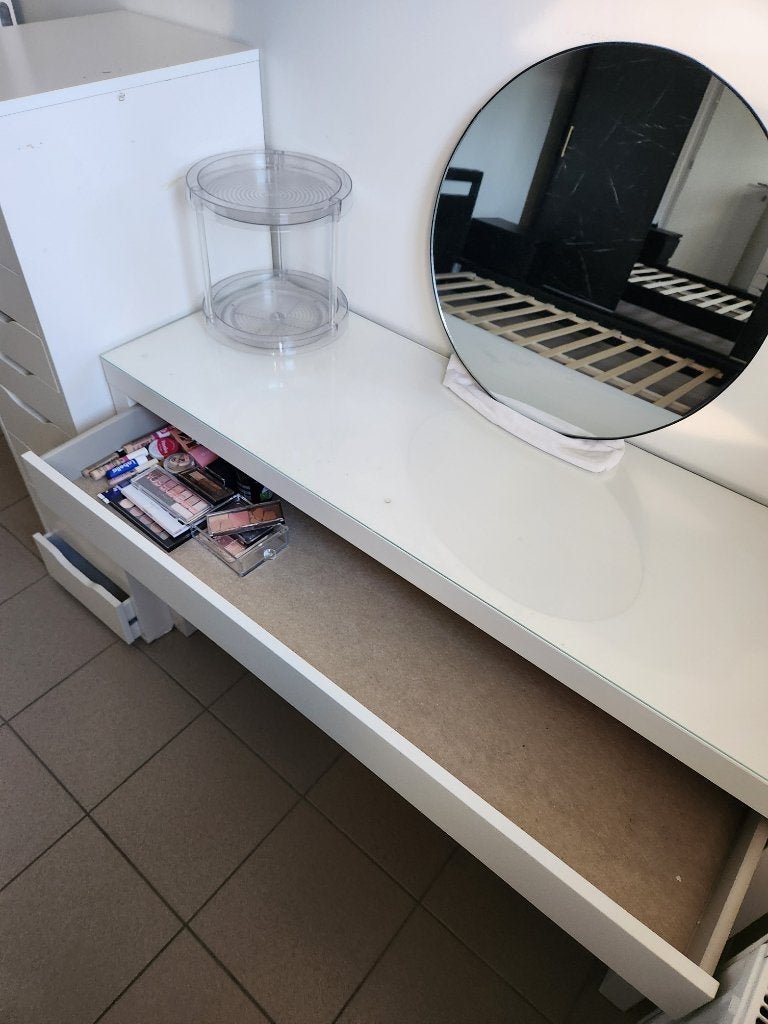 IKEA make-up tafel / kaptafel set + ladekast + ronde spiegel, Huis en Inrichting, Ophalen, Gebruikt