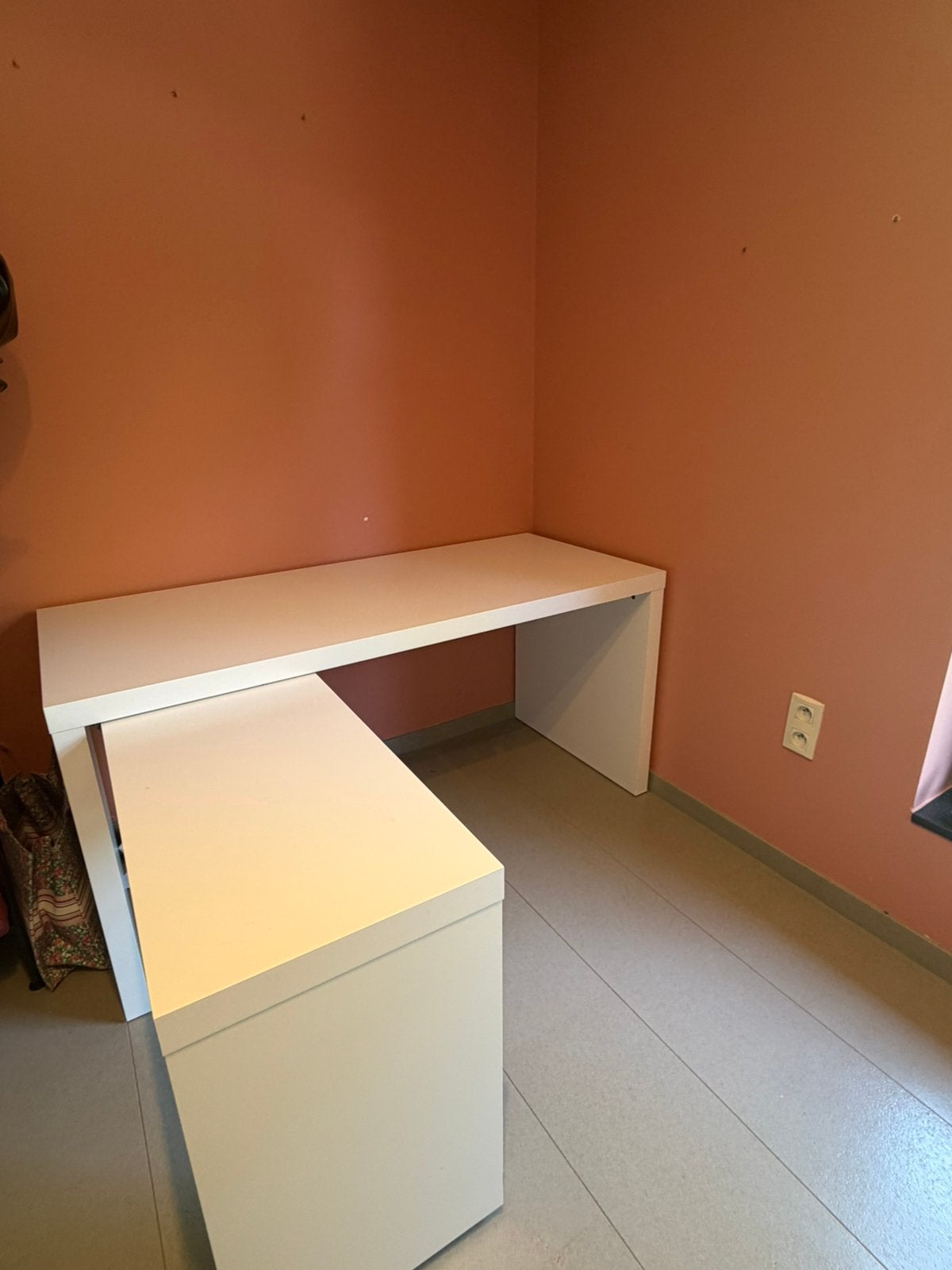 Ikea bureau MALM, Huis en Inrichting, Bureaus, Ophalen, Zo goed als nieuw, IKEA