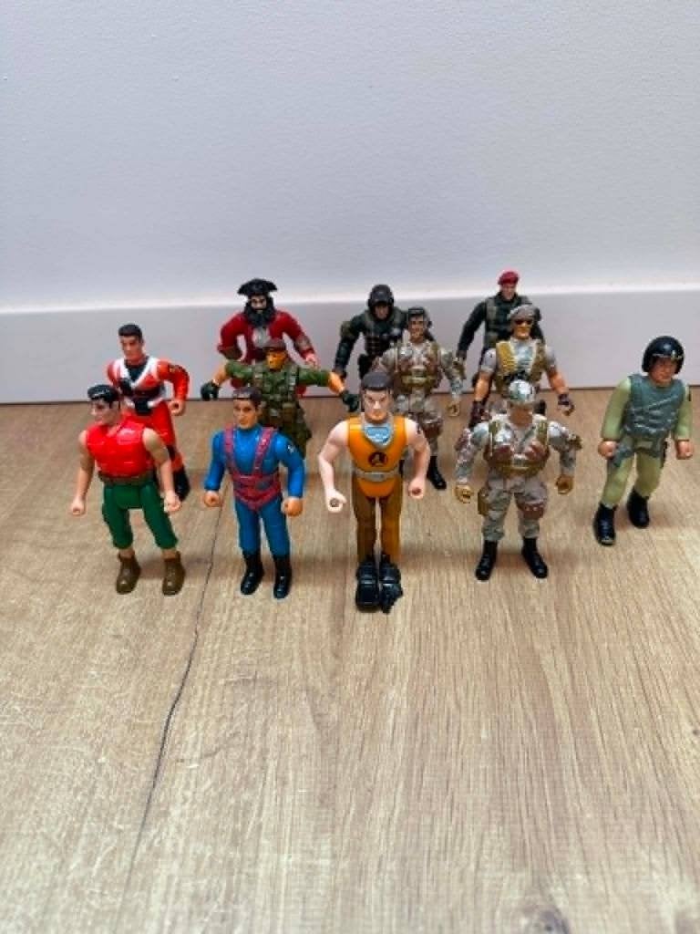 Set van 12 figuurtjes – Action Man, Chap Mei en soldaten, Ophalen, Zo goed als nieuw