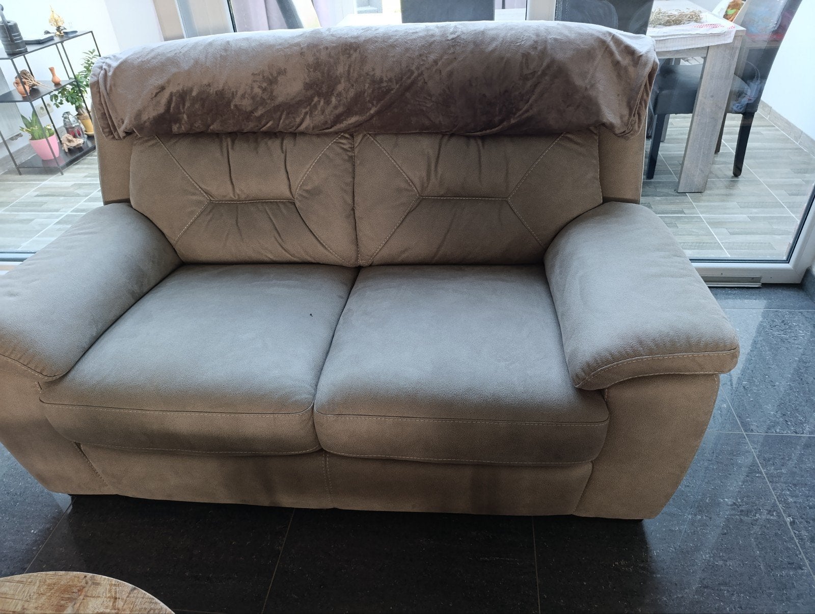 Salon en tissu, Enlèvement