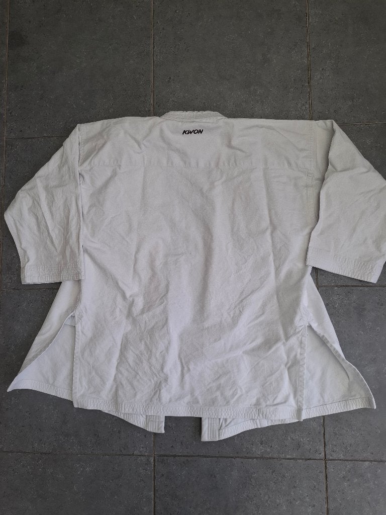 KARATE GI's : KWON 180CM / TOKAIDO 185 CM, Sports & Fitness, Enlèvement ou Envoi, Taille XL, Costume d'arts martiaux, Comme neuf