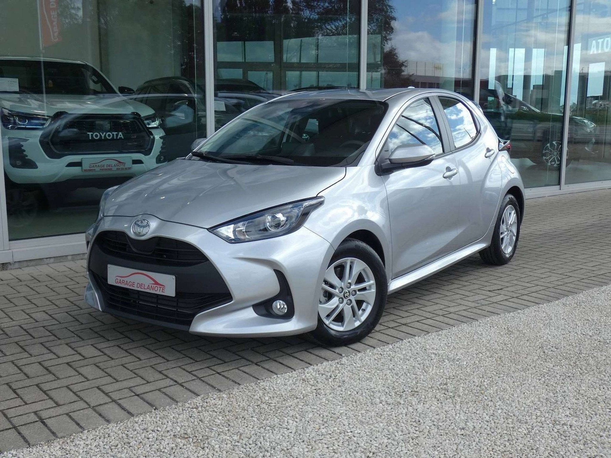 Toyota Yaris Hybrid Dynamic +Apple carplay +Android auto +Pa, Autos, Argent ou Gris, Achat, Entreprise, 116 ch