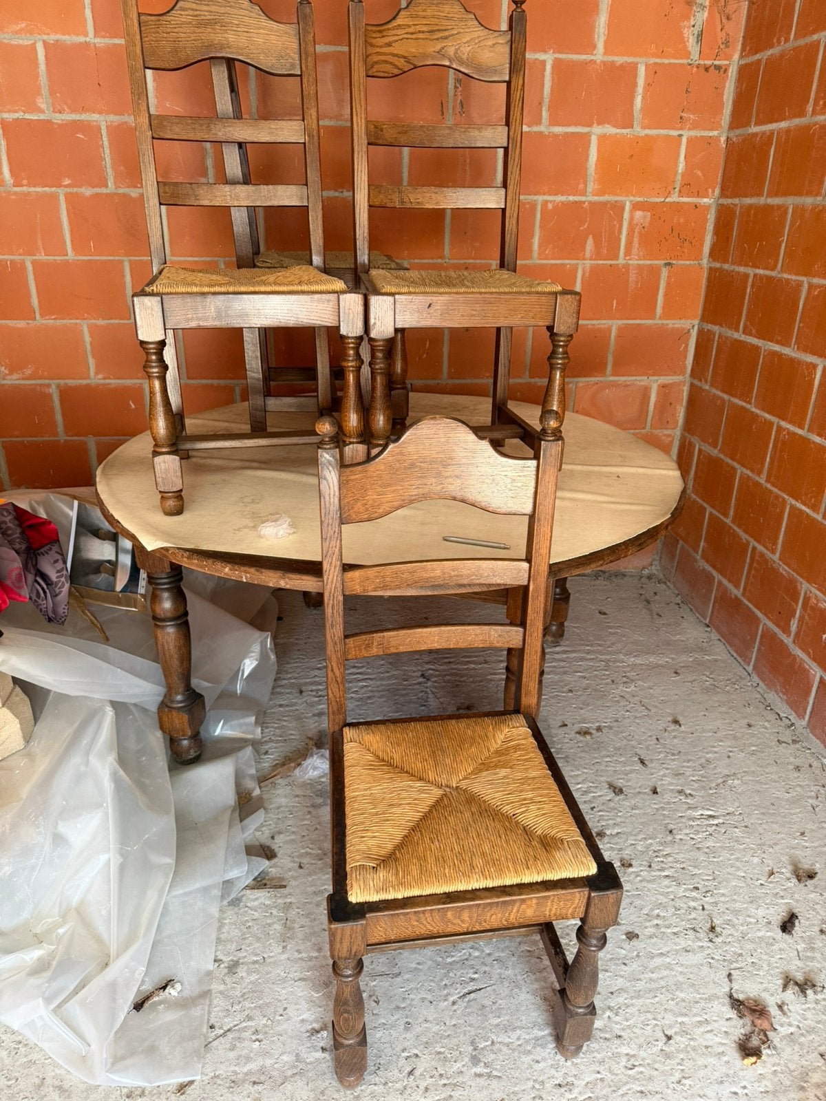 Mooie tafel  1, 65m en 4 stoelen in perfecte staat gratis, Enlèvement, Comme neuf