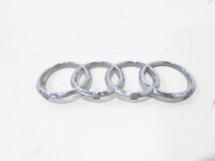 Emblème d'un Audi A4, -, 3 mois de garantie, Audi, Utilisé