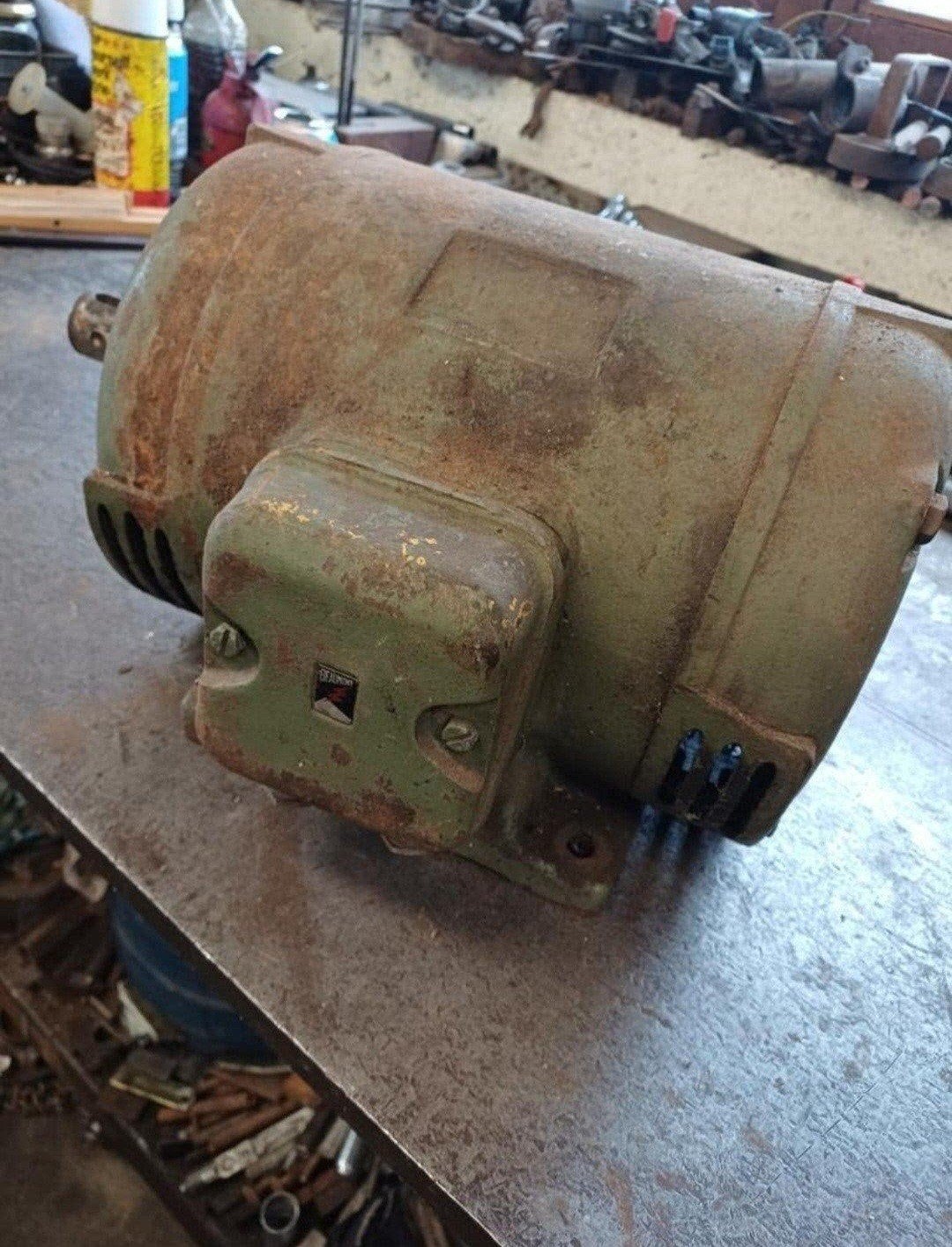 Driefasige elektromotor met 3 CV — as van 32 mm (1400 tpm), Ophalen