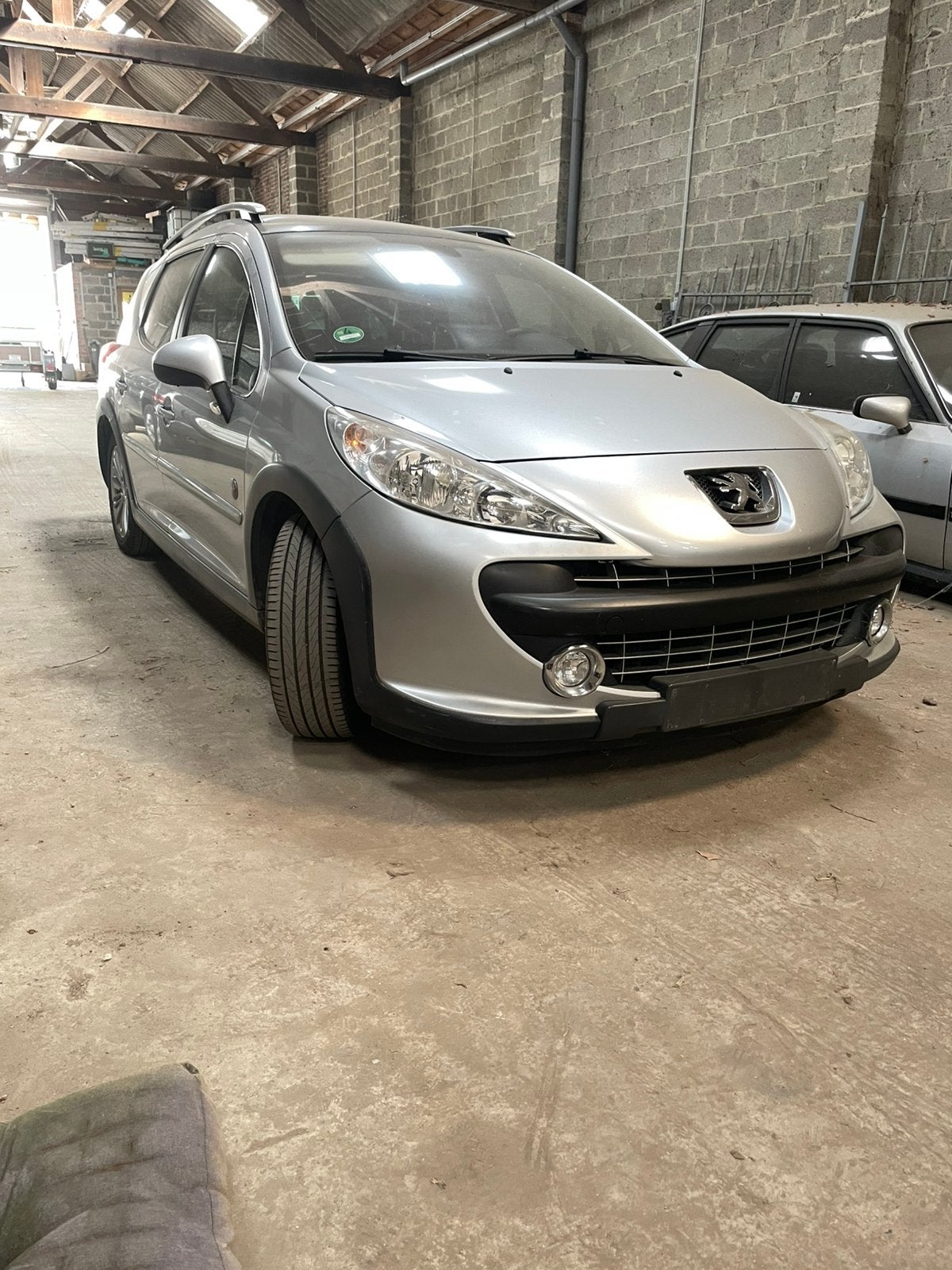 Peugeot 207 sw, Autos, Cuir, Argent ou Gris, Boîte manuelle, Noir