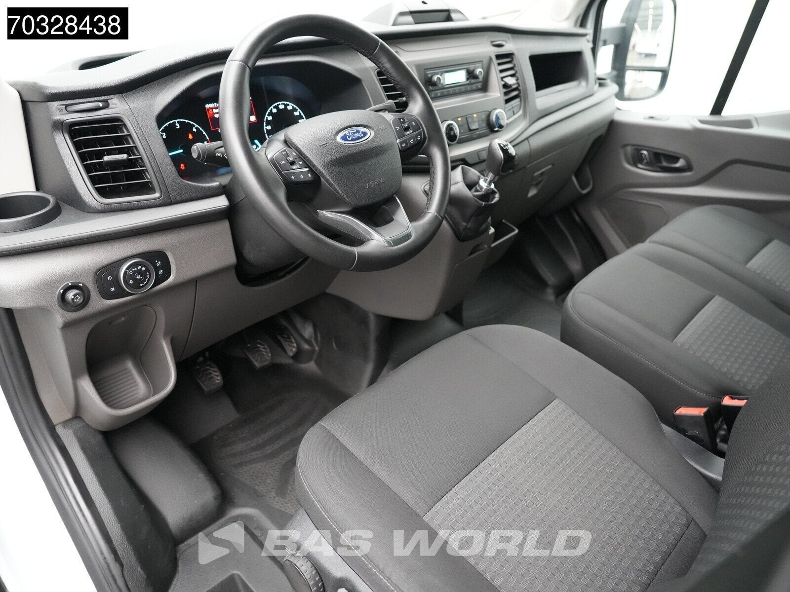 Ford Transit 130pk Laadklep Bakwagen Airco Cruise Euro6 Meub, Auto's, Stof, Euro 6, 4 cilinders, Wit