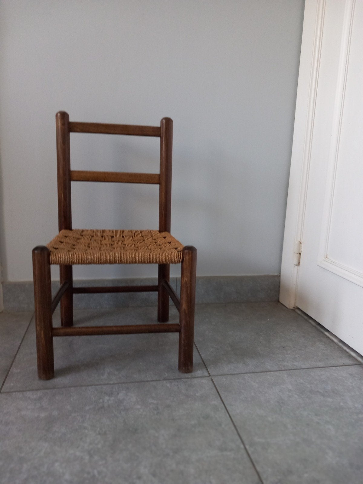 Kinderstoeltje in hout, Kinderen en Baby's, Ophalen of Verzenden