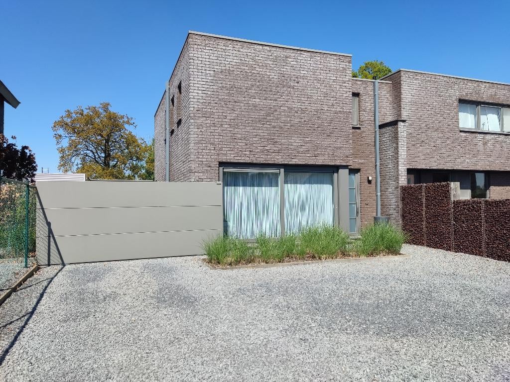 Eengezinswoning te koop in Neeroeteren met 3 slaapkamers, Immo, Maaseik, 150 kWh/m²/jaar, 3 kamers, Verkoop zonder makelaar