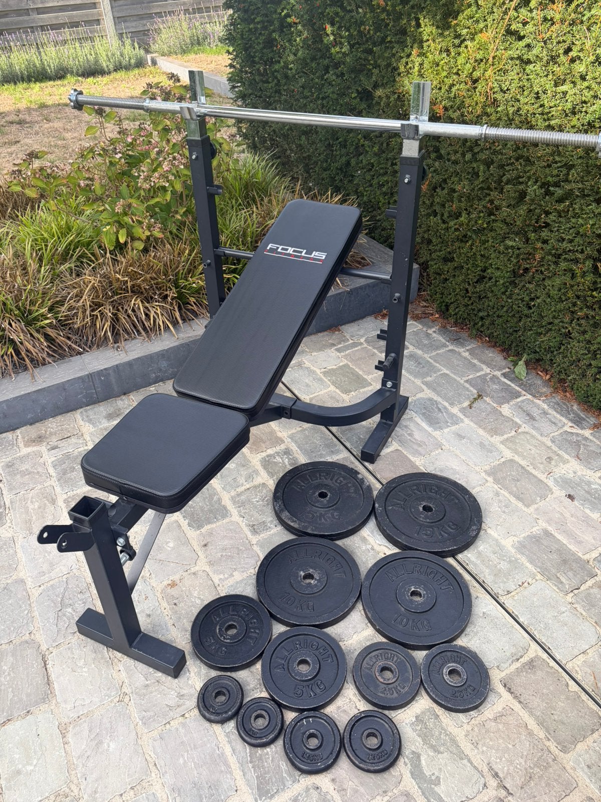 Fitnessbank + lange stang + gewichten, Enlèvement, Comme neuf, Bras, Banc d'exercice