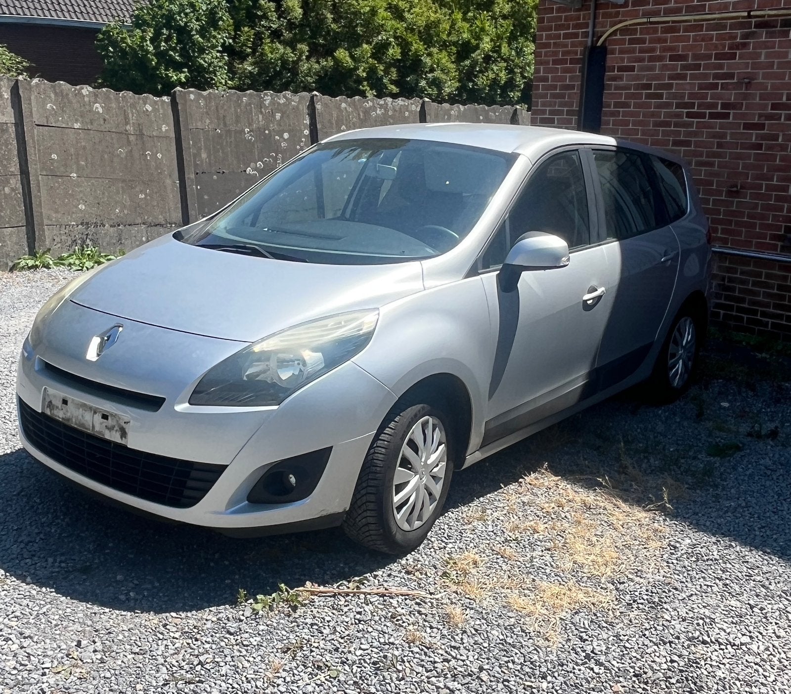 Renault Scenic ||| 4/2010 7 places , 1.6 essence, Argent ou Gris, Achat, Entreprise, 7 places