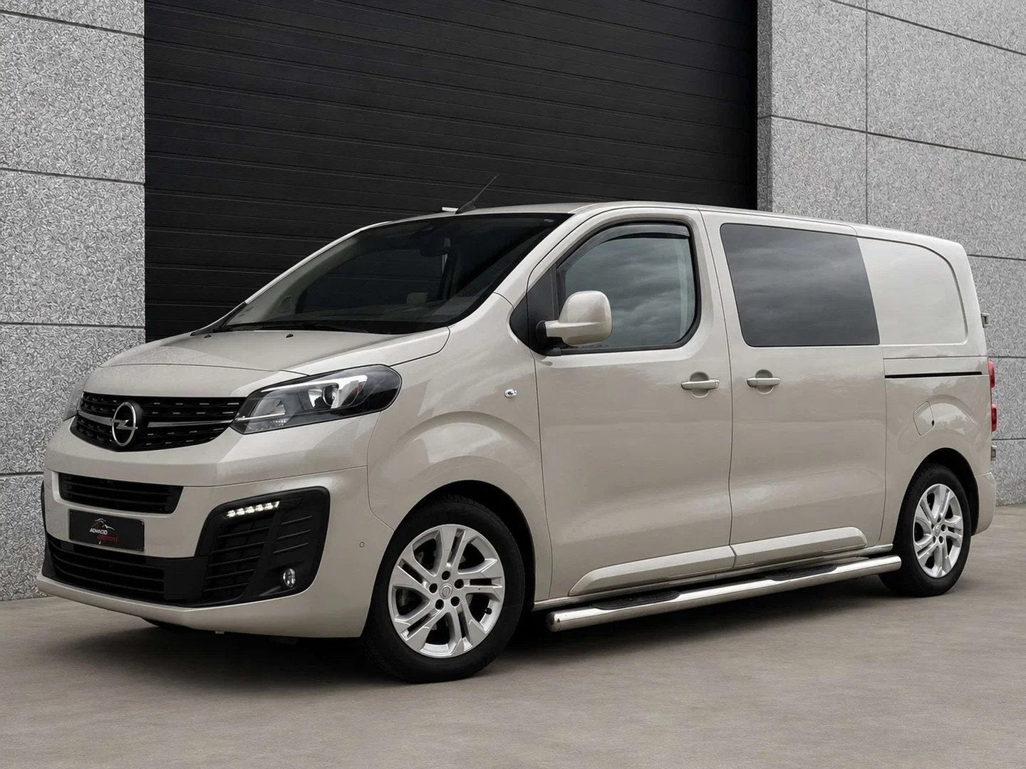Opel Vivaro L2 DC 5 zitplaatsen, Argent ou Gris, Achat, https://public.car-pass.be/vhr/529e5db7-7a60-49e6-a79a-a783f8fa6733, Euro 6