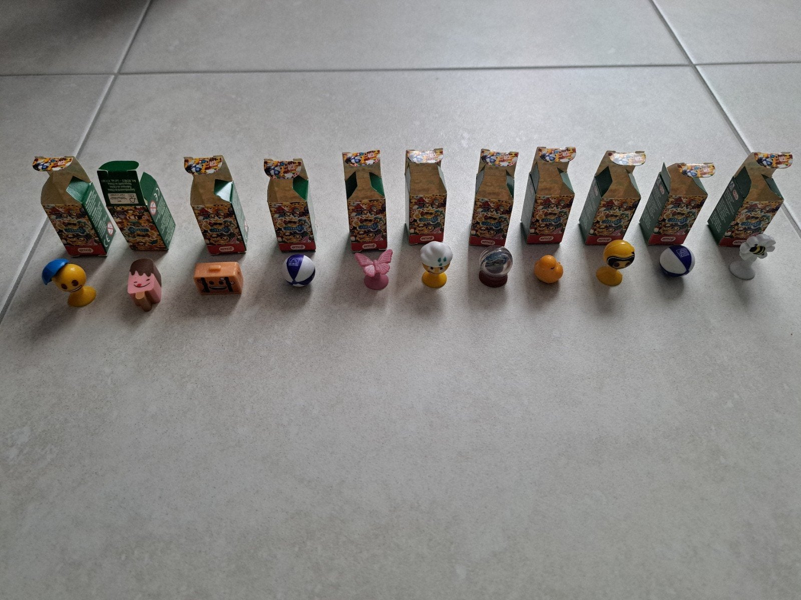 11 aldi emoji's, Verzamelen, Ophalen