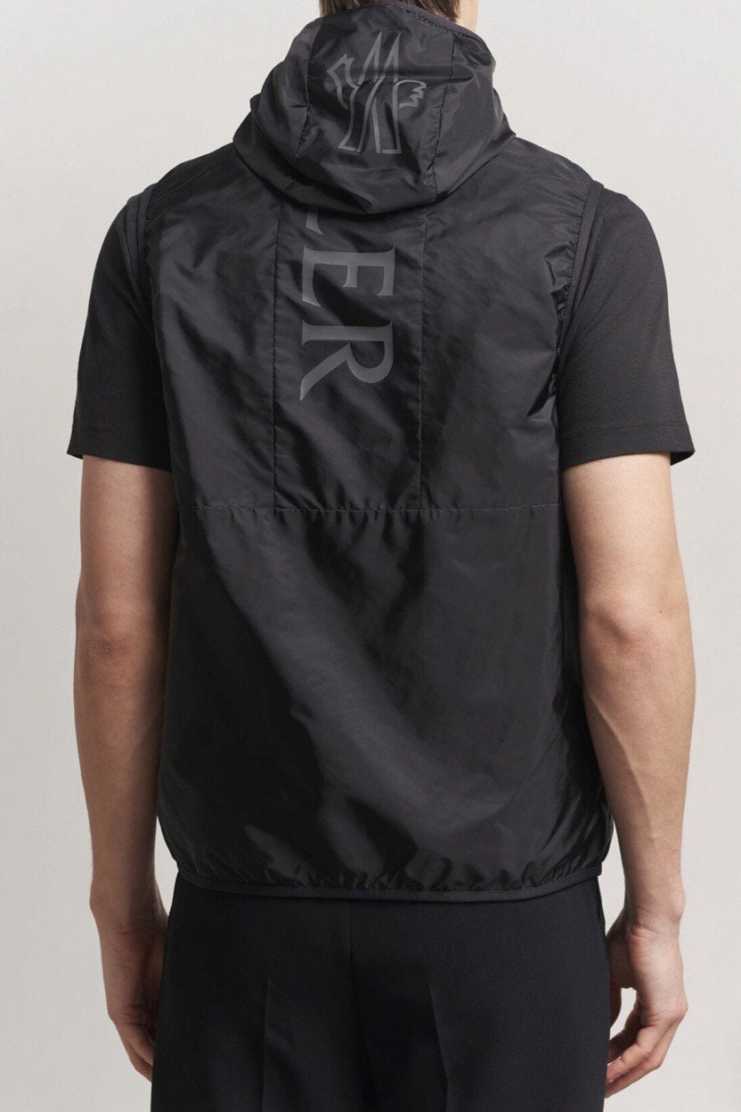Moncler bodywarmer size M, Verzenden, Zo goed als nieuw, Maat 48/50 (M), Zwart