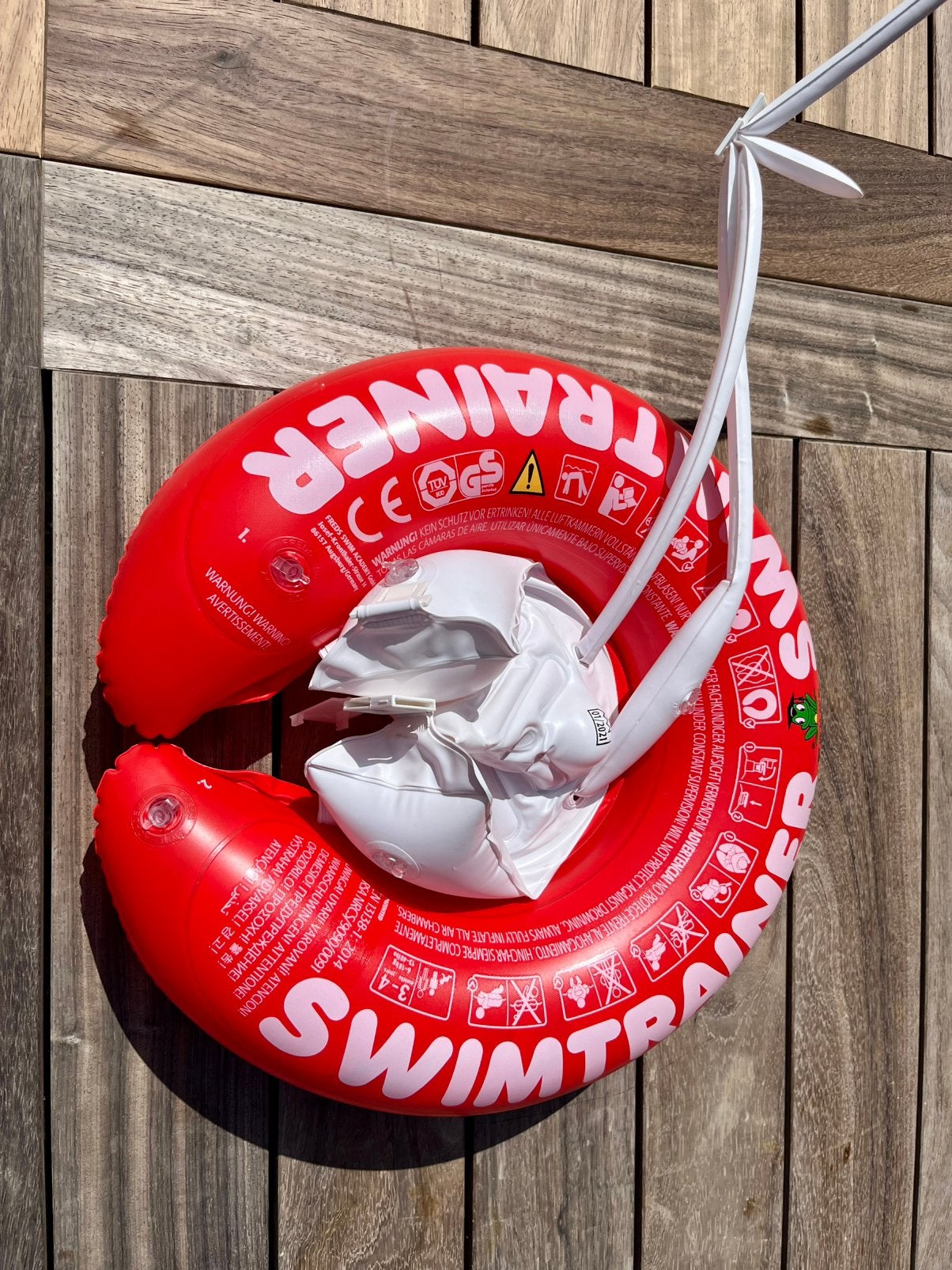 Anneau de bain Freds Swimtrainer pour bébés, Enfants & Bébés, Vêtements de bébé | Maillots de bain pour bébés, Enlèvement, Comme neuf