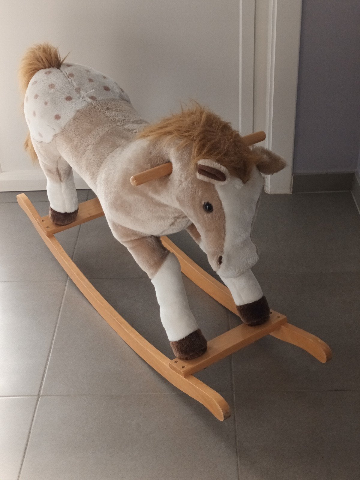 Houten schommelpaard in zeer goede staat te koop voor 10euro, Enfants & Bébés, Enlèvement