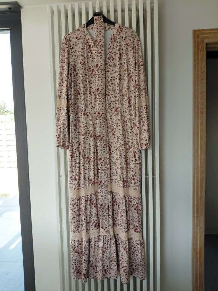 Jurk K-design XL beige, Kleding | Dames, K-design, Beige, Maat 42/44 (L), Nieuw