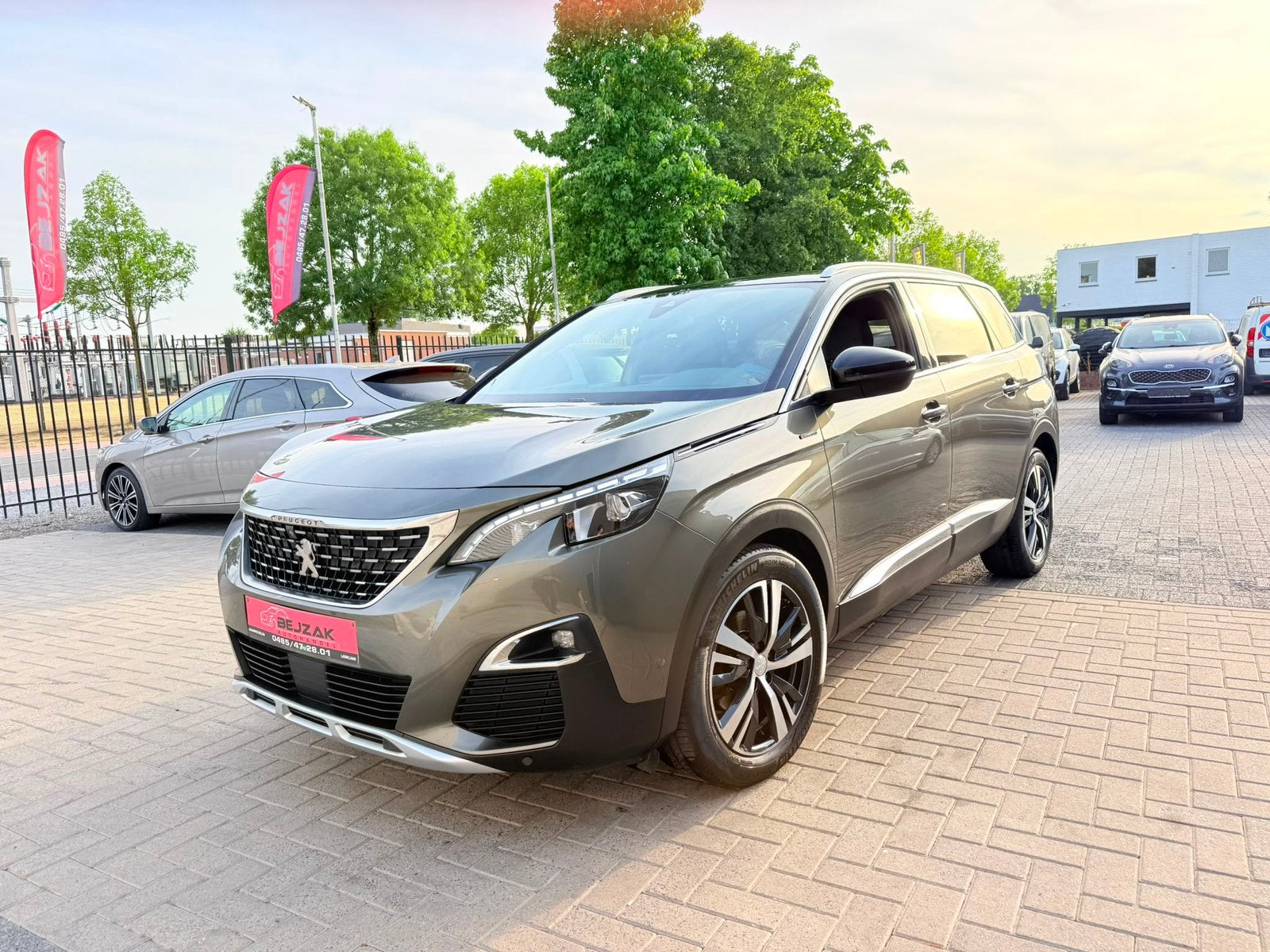 Peugeot 5008 GT line 130pk Automaat 7pl 1j Garantie, Automaat, Euro 6, Bedrijf, Te koop