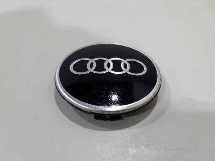 Enjoliveur moyeu d'un Audi A1, Autos : Pièces & Accessoires, -, 3 mois de garantie, Audi, Utilisé