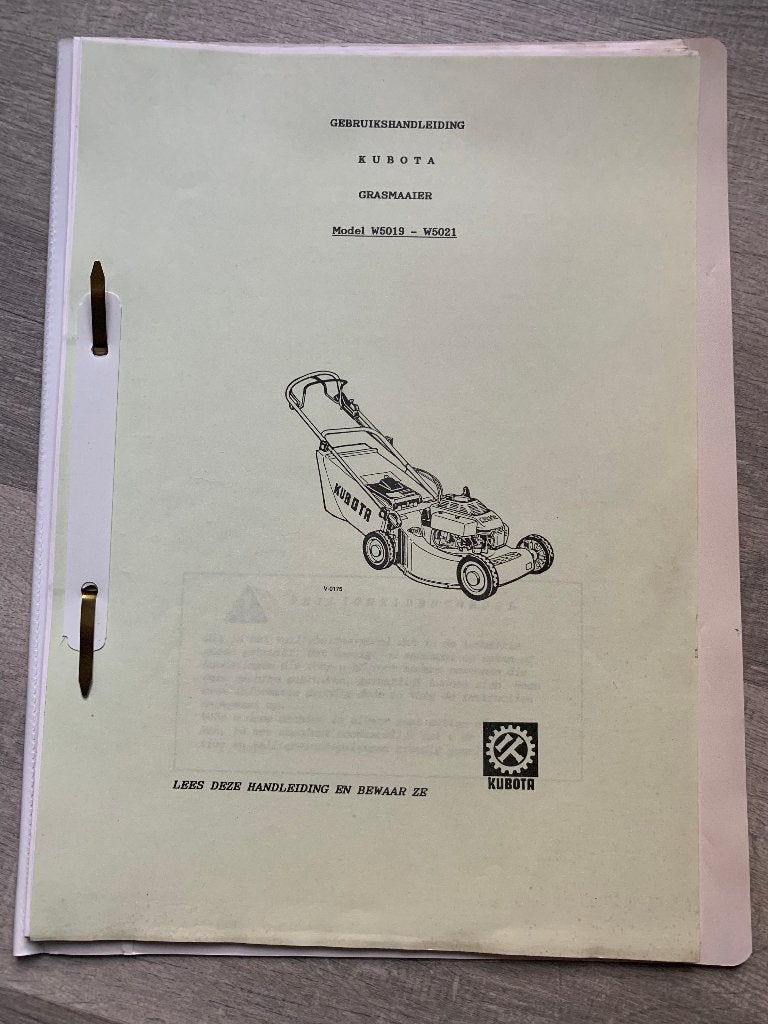 grasmaaier Kubota HANDLEIDING, Ophalen of Verzenden, Zo goed als nieuw