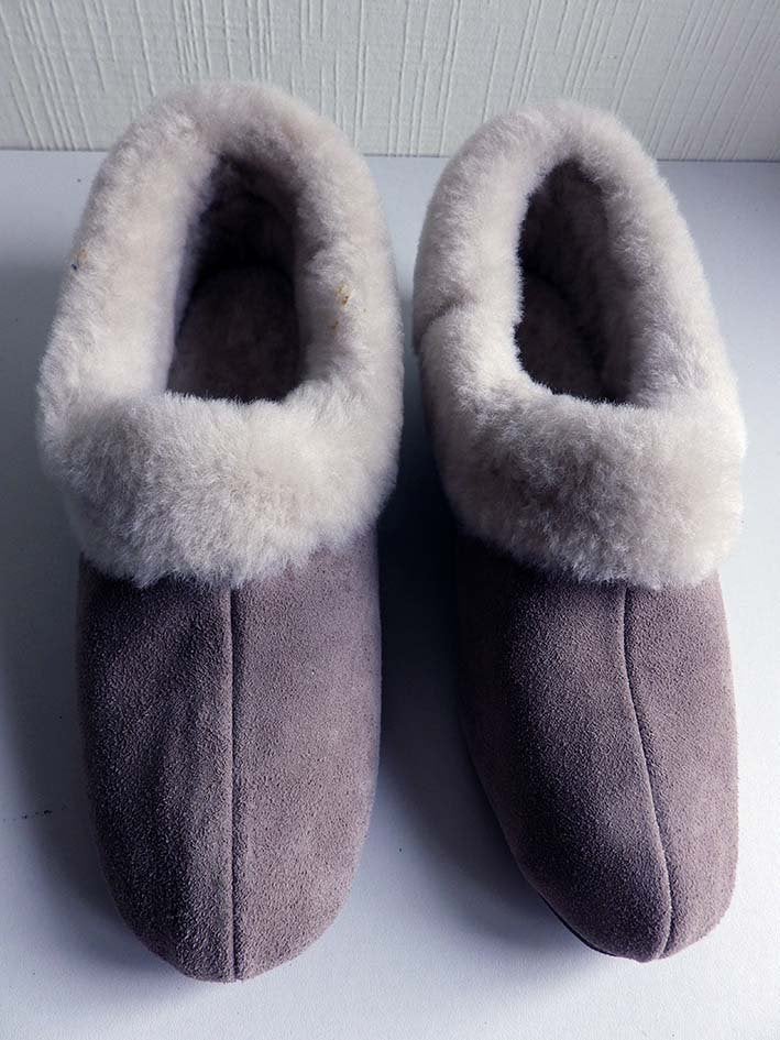 Gesloten Winterpantoffels: (Dames) Maat 38., Vêtements | Femmes, Enlèvement, Neuf, Pantoufles