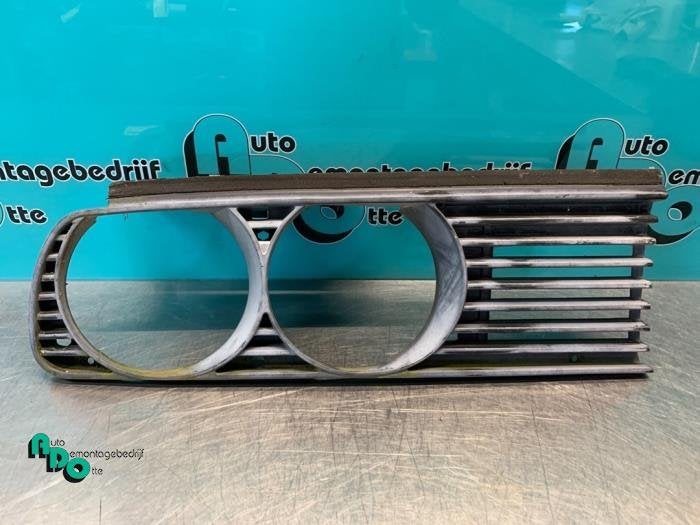 Calandre d'un BMW 3-Serie (3-Serie 82-) (NVT), -, 3 mois de garantie, Utilisé, -