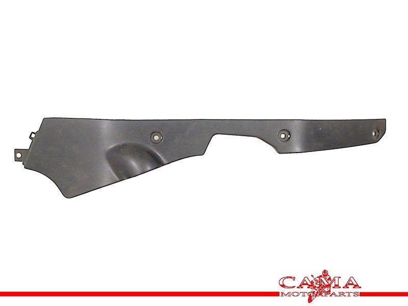 CARENAGE INTERNE PANNEAU DROIT Suzuki (94416-17E0), Dhr. S. di Majo, Utilisé, Info@cama-motorparts.nl, P.J. Troelstraweg 8 8
3144 CX  MAASSLUIS, NL