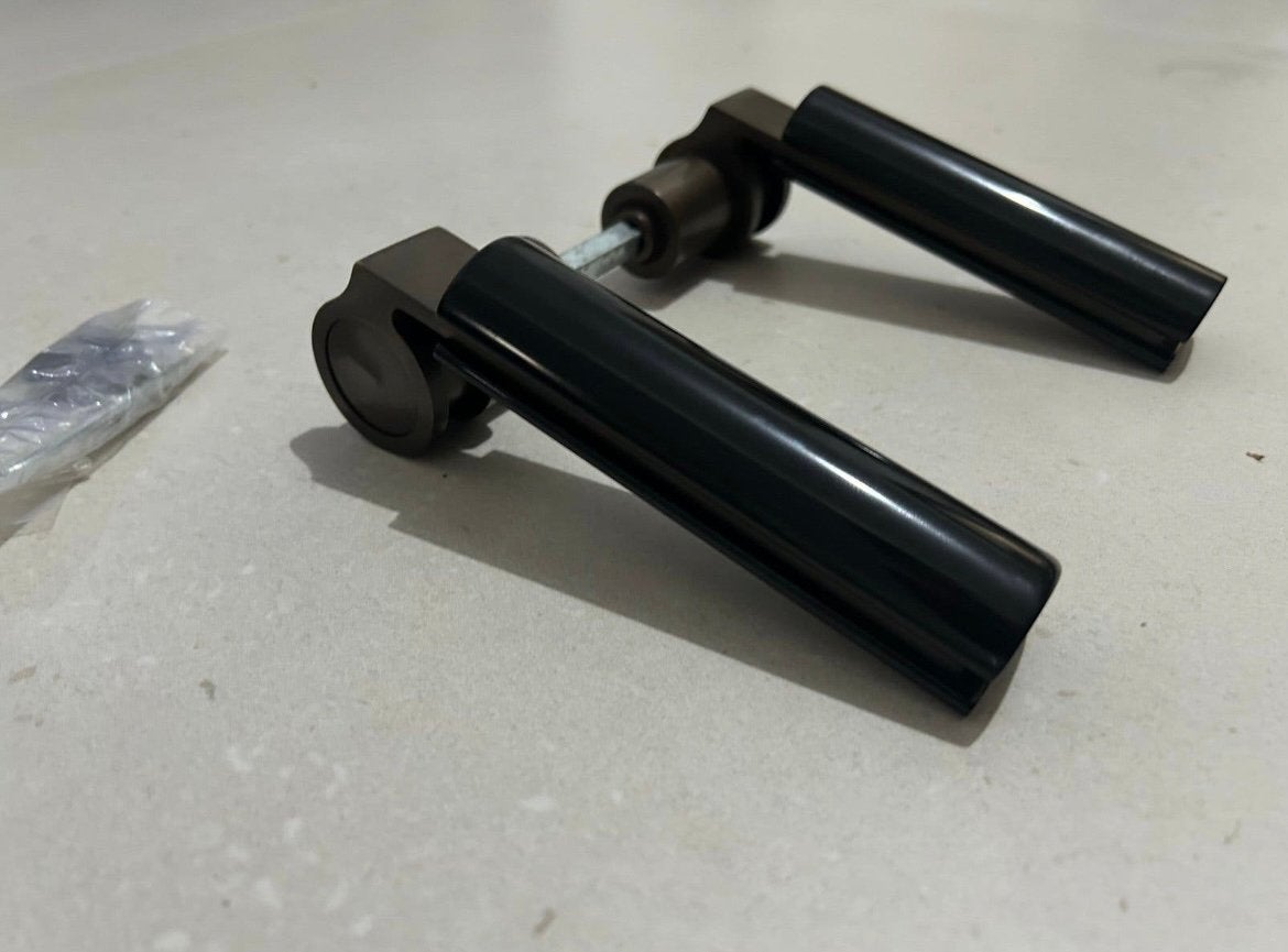 Poignées de porte design BATAILLE-IBENS — Bronze massif, Enlèvement, Neuf