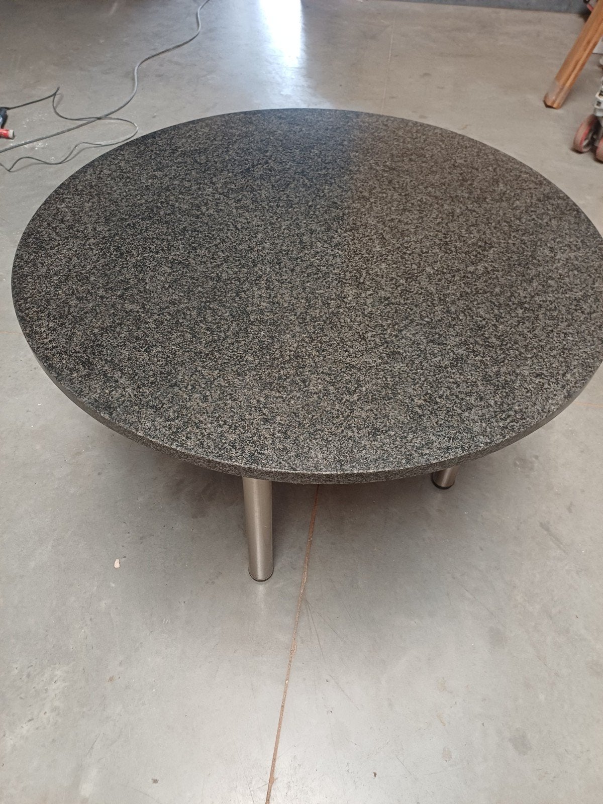 Tafel met blad in graniet verzoet, Ophalen