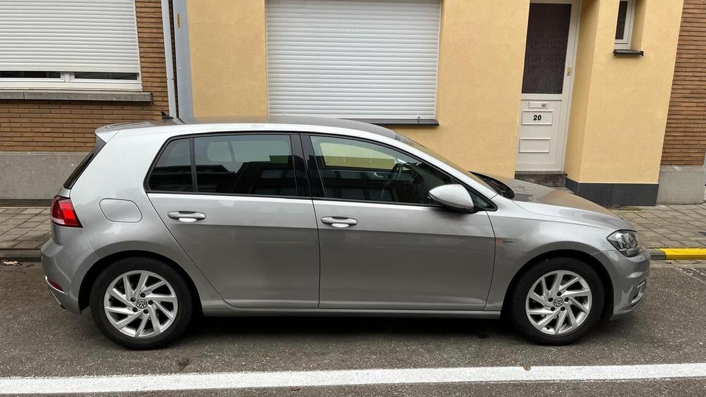 VW Golf 1.5 TGI Bluemotion Comfortline Essence, Beige, 96 kW, Handgeschakeld, 5 deurs