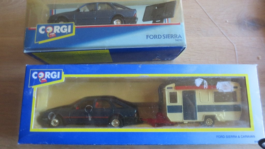 2 miniatuurautos ford sierras met caravan van Corgi, Hobby en Vrije tijd, Modelauto's | 1:43, Ophalen of Verzenden, Nieuw, Corgi