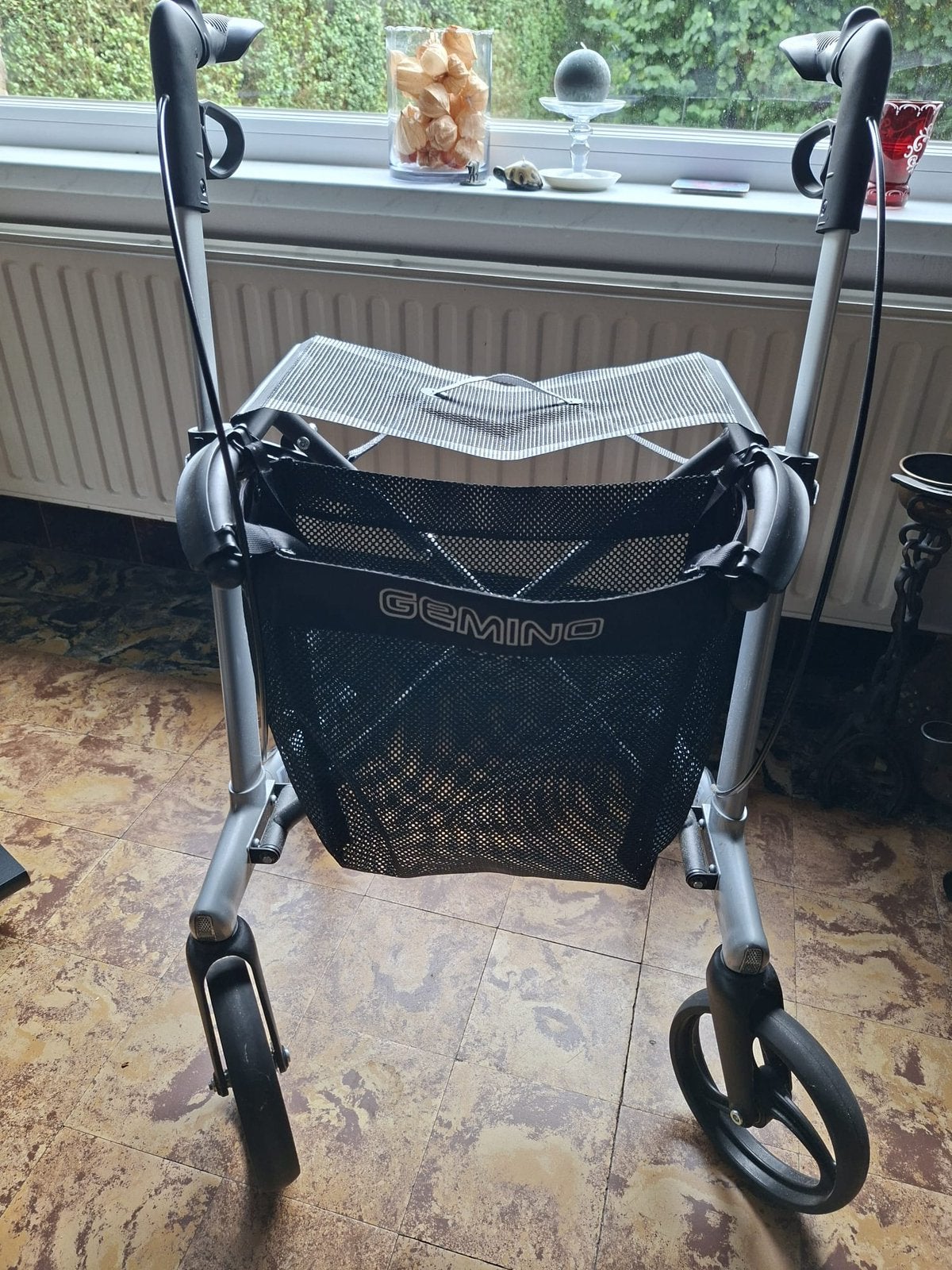 Lichtgewicht Rollator Gemino 20 (Sunrise Medical), Diversen, Ophalen, Lichtgewicht, Zo goed als nieuw