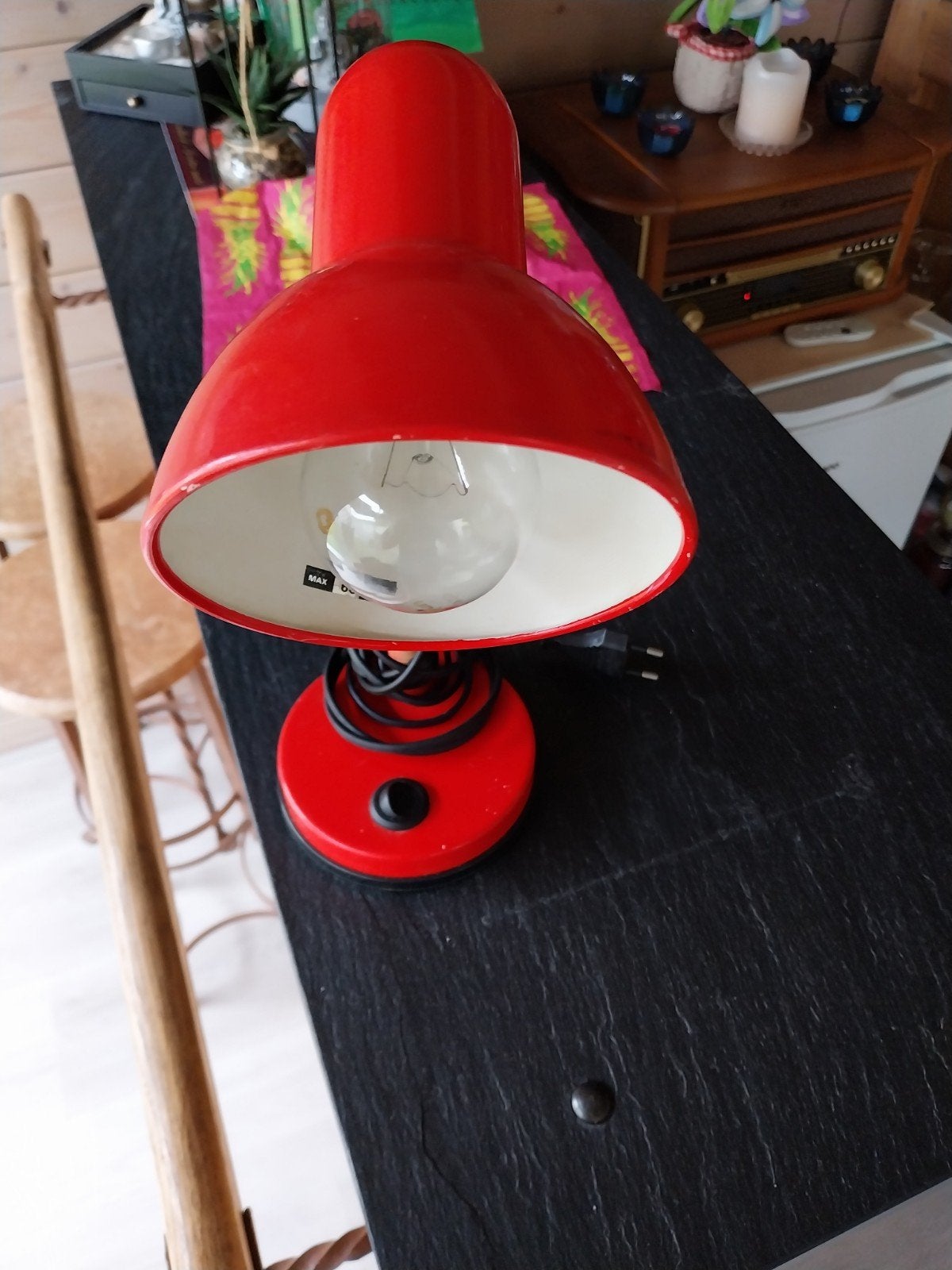 Lampe de bureau/veilleuse rouge vintage., Vintage, Enlèvement ou Envoi, Lampe de bureau, Utilisé