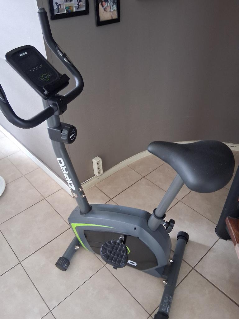 Zipro Home trainer, Sport en Fitness, Ophalen, Zo goed als nieuw, Metaal, Benen